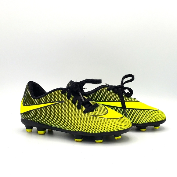 poshmark soccer cleats